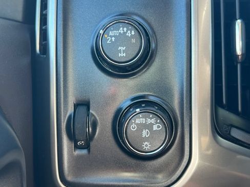 Used 2018 Chevrolet Silverado 1500 LT w/ All Star Edition AWD/4WD image 26