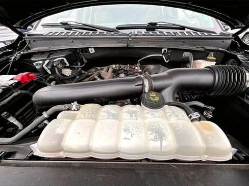 Used 2022 Ford Expedition Limited image 10