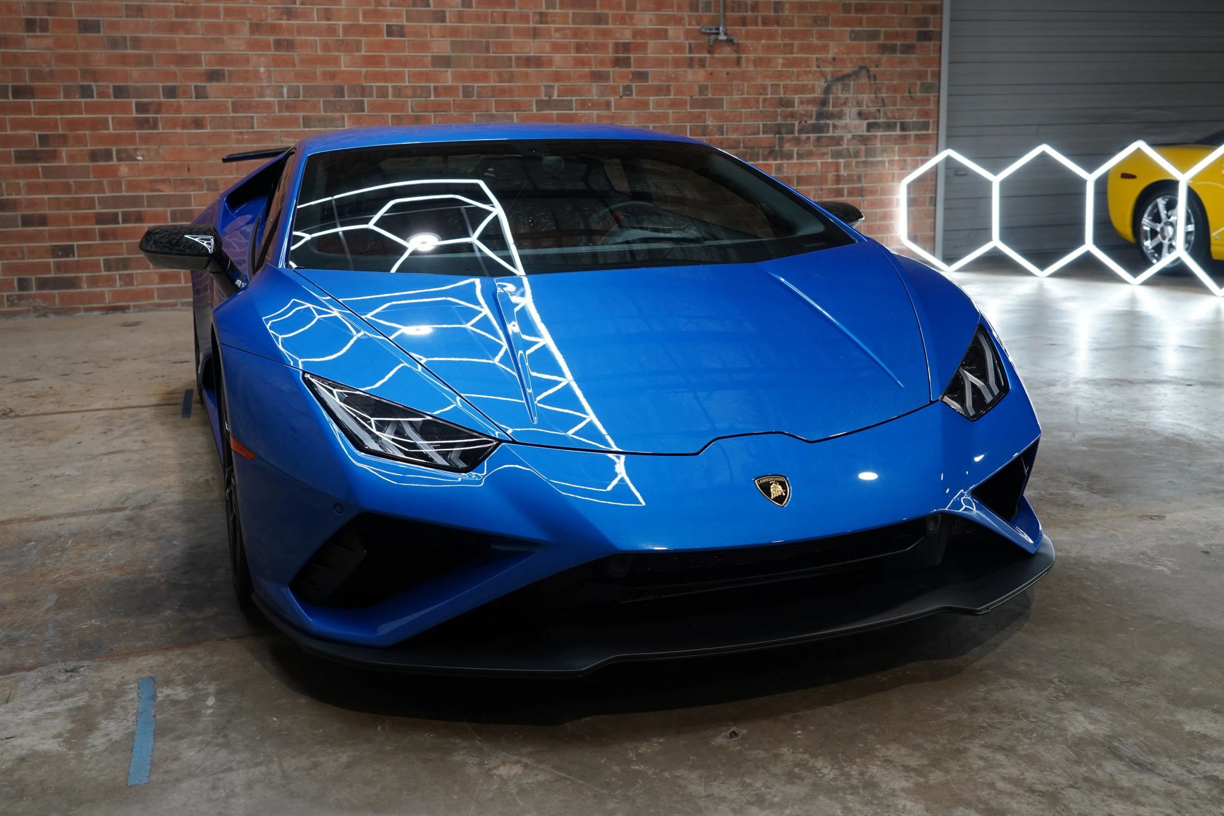 Used 2020 Lamborghini Huracan EVO RWD image 6