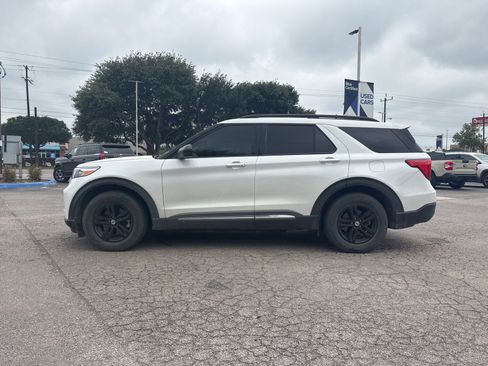 Used 2022 Ford Explorer XLT RWD image 5