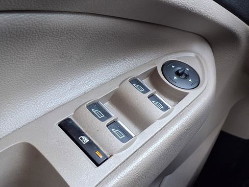 Used 2019 Ford Escape SE image 10