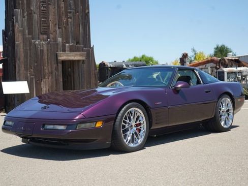 Used 1992 Chevrolet Corvette ZR-1 RWD image 1