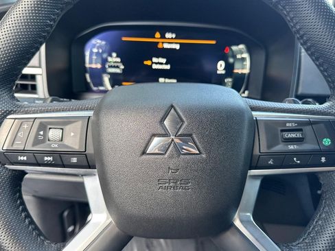 Used 2024 Mitsubishi Outlander SE AWD/4WD image 16