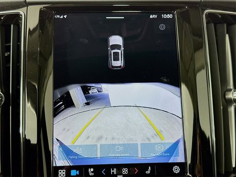 Used 2025 Volvo XC60 B5 Core w/ Climate Package PRO image 14