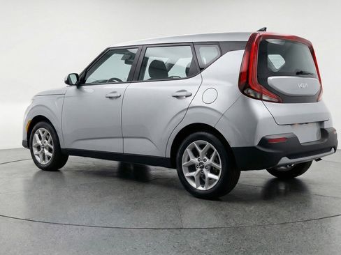 Used 2025 Kia Soul LX w/ LX Technology Package image 6