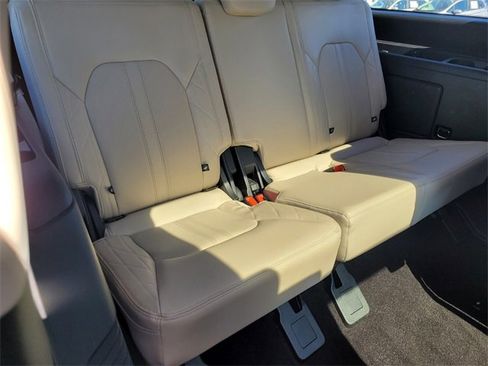 Used 2022 Ford Expedition Platinum image 15