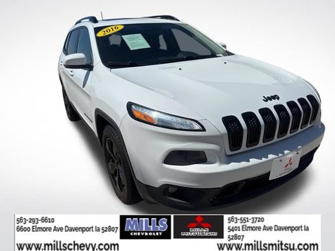 Used 2016 Jeep Cherokee High Altitude AWD/4WD image 7