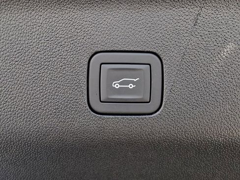 Used 2026 Chevrolet Tahoe Premier AWD/4WD image 28