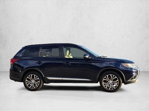 Used 2016 Mitsubishi Outlander SE image 4