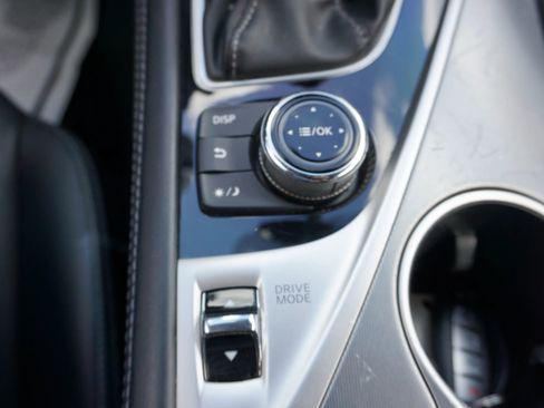 Used 2018 INFINITI Q60 3.0t Luxe RWD image 36