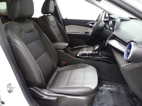 Used 2024 Chevrolet Trax LT image 14