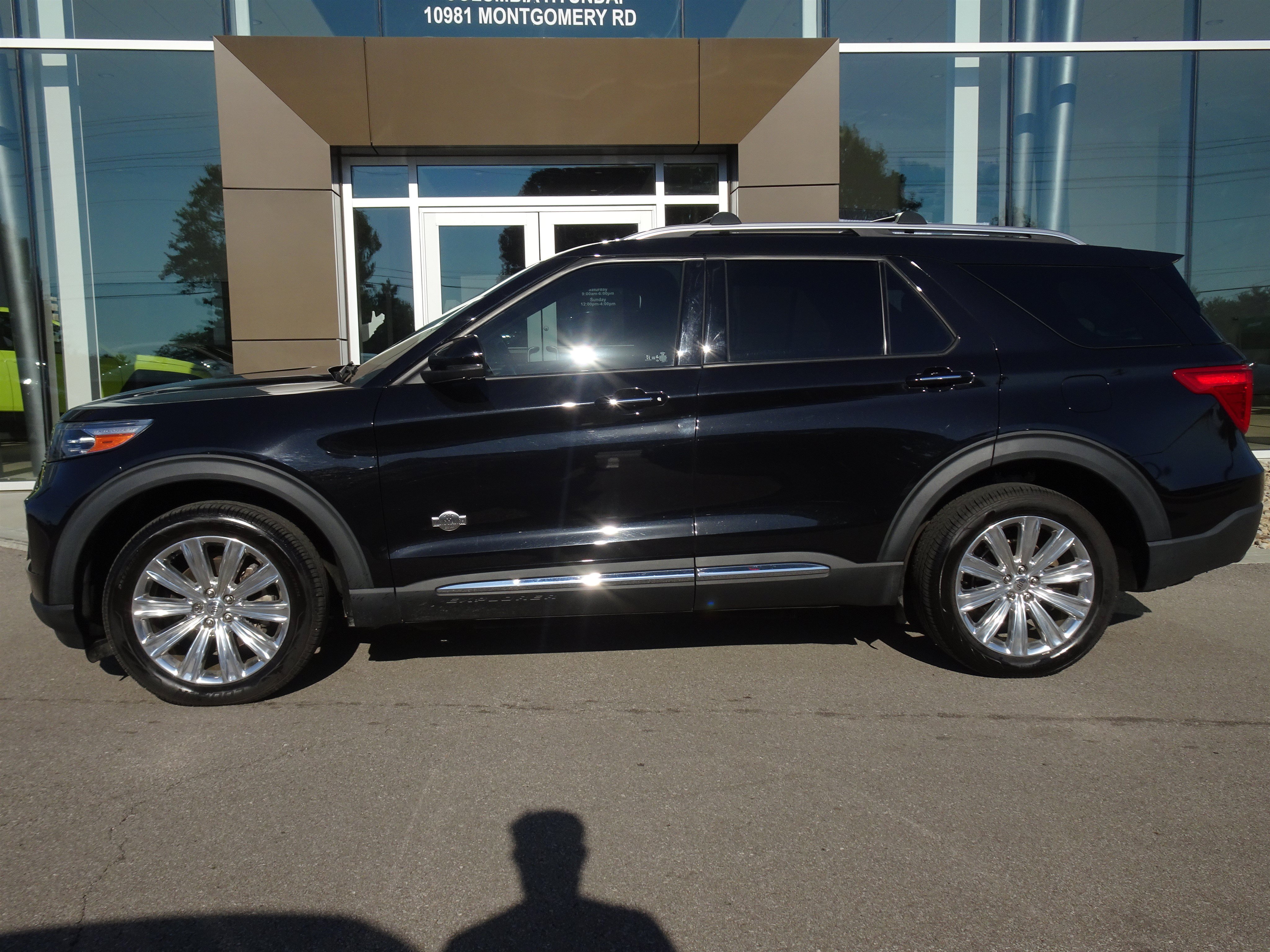Used 2022 Ford Explorer King Ranch w/ Technology Package AWD/4WD image 2