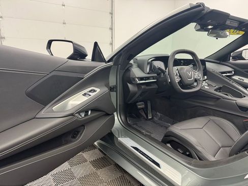 Used 2023 Chevrolet Corvette Stingray Coupe w/ Z51 Performance Package image 25