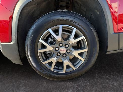 Used 2023 GMC Acadia SLE w/ Driver Convenience Package image 9