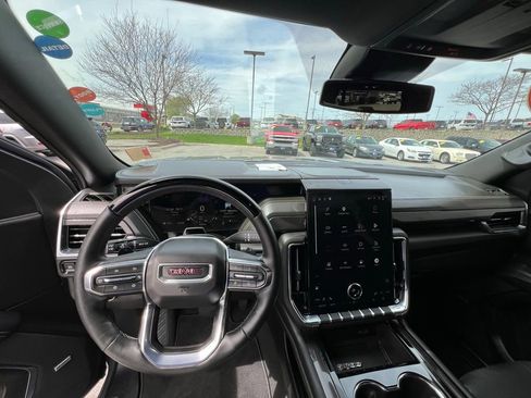 Used 2025 GMC Yukon XL Elevation image 53