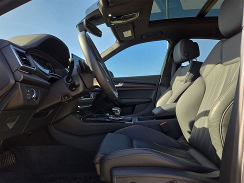 Used 2025 Audi Q5 2.0T Premium Plus w/ Premium Plus Package image 16