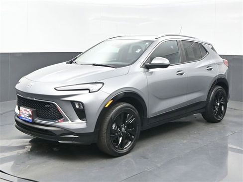 Used 2024 Buick Encore GX Sport Touring image 1