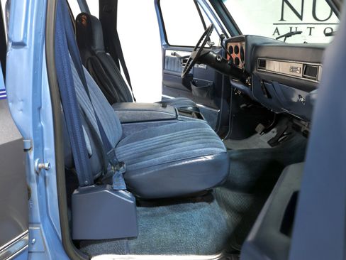 Used 1987 GMC Suburban 2WD image 34