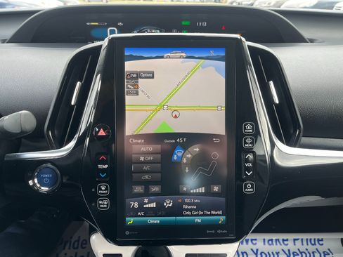 Used 2017 Toyota Prius Prime Premium image 23