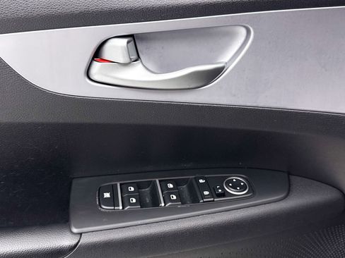 Used 2022 Kia Forte LXS image 31