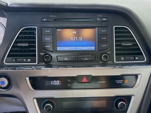 Used 2016 Hyundai Sonata SE FWD image 18