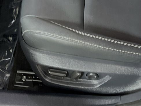 Used 2025 Toyota Camry SE w/ Multimedia Upgrade Package image 16