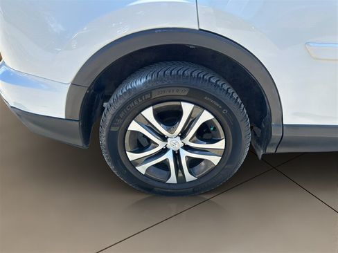 Used 2017 Toyota RAV4 LE w/ All Weather Liner Package AWD/4WD image 17