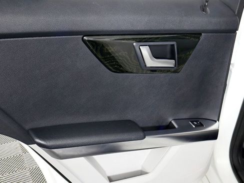 Used 2014 Mercedes-Benz GLK 250 BlueTEC 4MATIC image 36