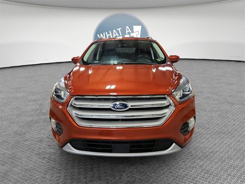 Used 2019 Ford Escape SEL image 9