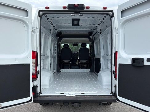 New 2025 RAM ProMaster 2500 w/ Convenience Group image 7