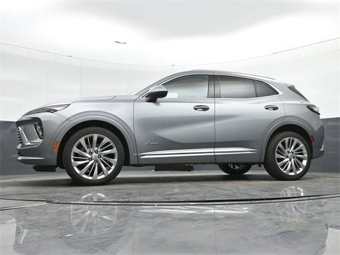 Used 2024 Buick Envision Avenir image 16