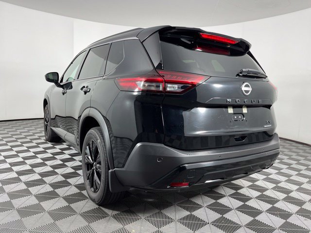 Used 2023 Nissan Rogue SV w/ SV Premium B Package FWD image 8