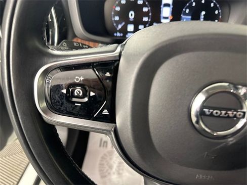 Used 2021 Volvo S60 T5 Momentum w/ Climate Package image 24