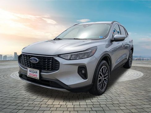 Used 2023 Ford Escape SE FWD image 9