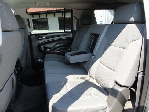 Used 2016 Chevrolet Suburban LS RWD image 11