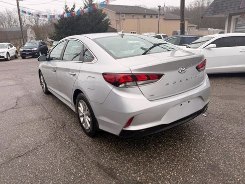 Used 2018 Hyundai Sonata SE image 2