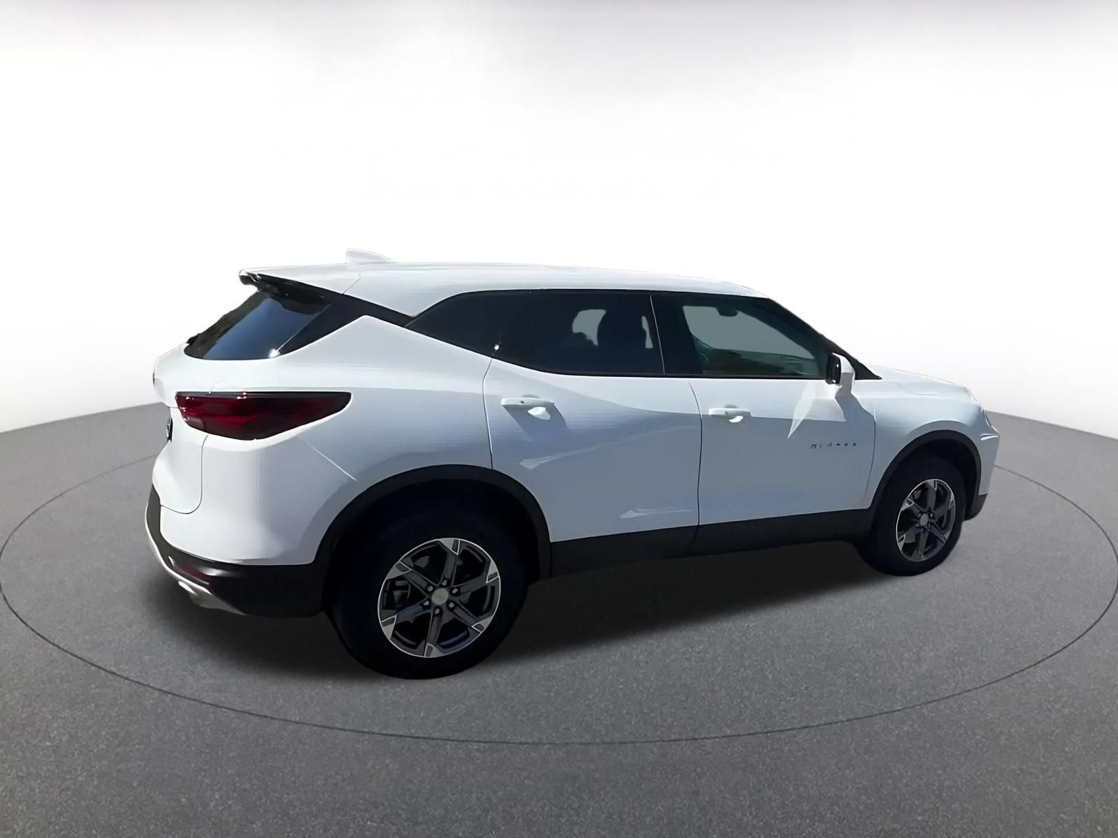 Used 2026 Chevrolet Blazer LT FWD image 13