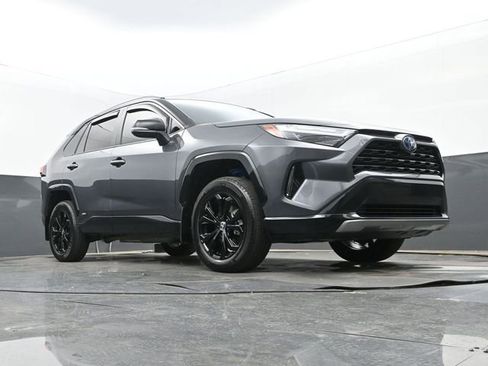 Used 2024 Toyota RAV4 XSE AWD/4WD image 25