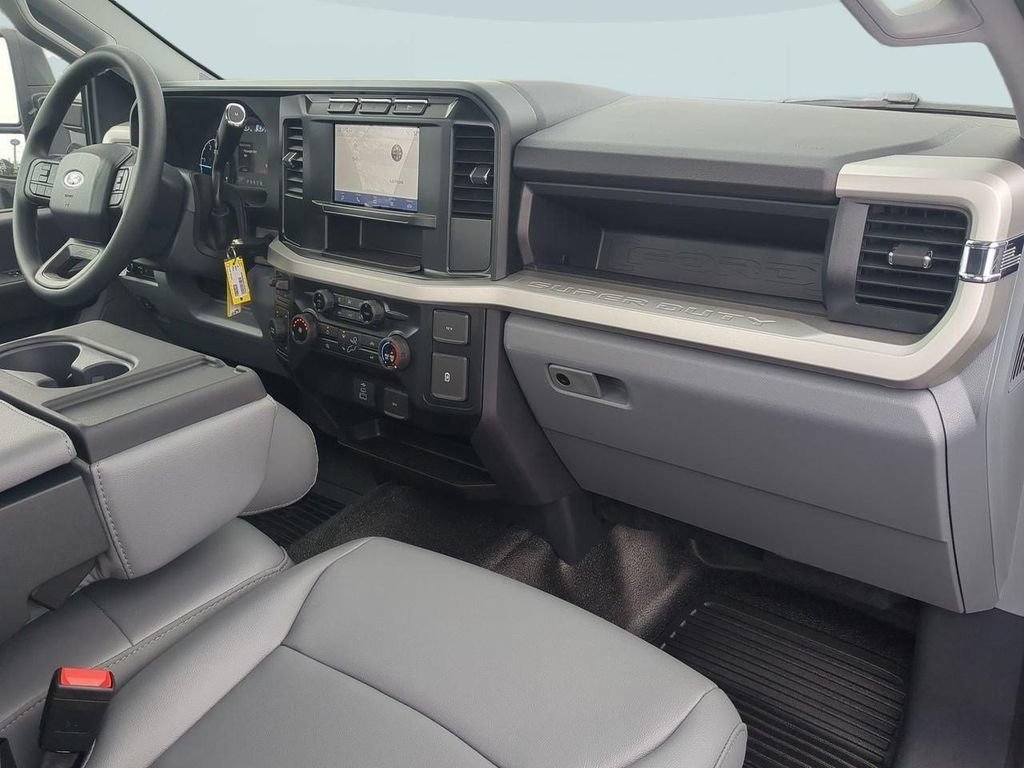 New 2024 Ford F550 4x4 Regular Cab Super Duty image 23