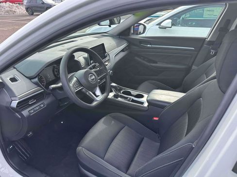 Used 2023 Nissan Altima 2.5 SV image 13