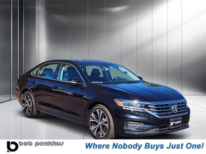 Used 2021 Volkswagen Passat 2.0T SE