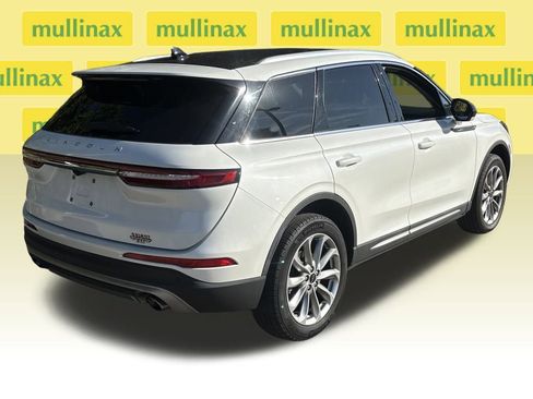 Used 2021 Lincoln Corsair AWD w/ Premium Package image 5