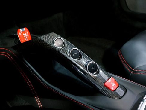 Used 2019 Ferrari 488 GTB RWD image 33