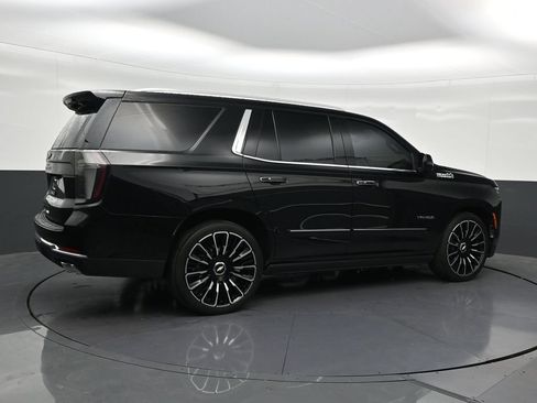 Used 2025 Chevrolet Tahoe High Country AWD/4WD image 8