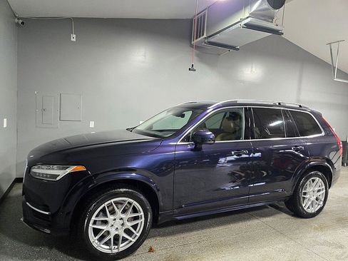 Used 2016 Volvo XC90 T6 Momentum w/ Momentum Plus Package image 7