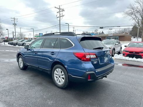 Used 2019 Subaru Outback 2.5i Premium image 11
