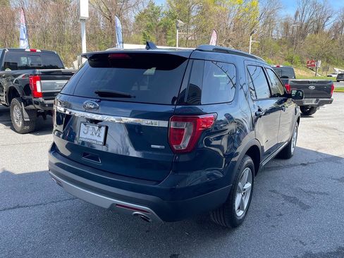 Used 2017 Ford Explorer XLT w/ Equipment Group 202A image 7