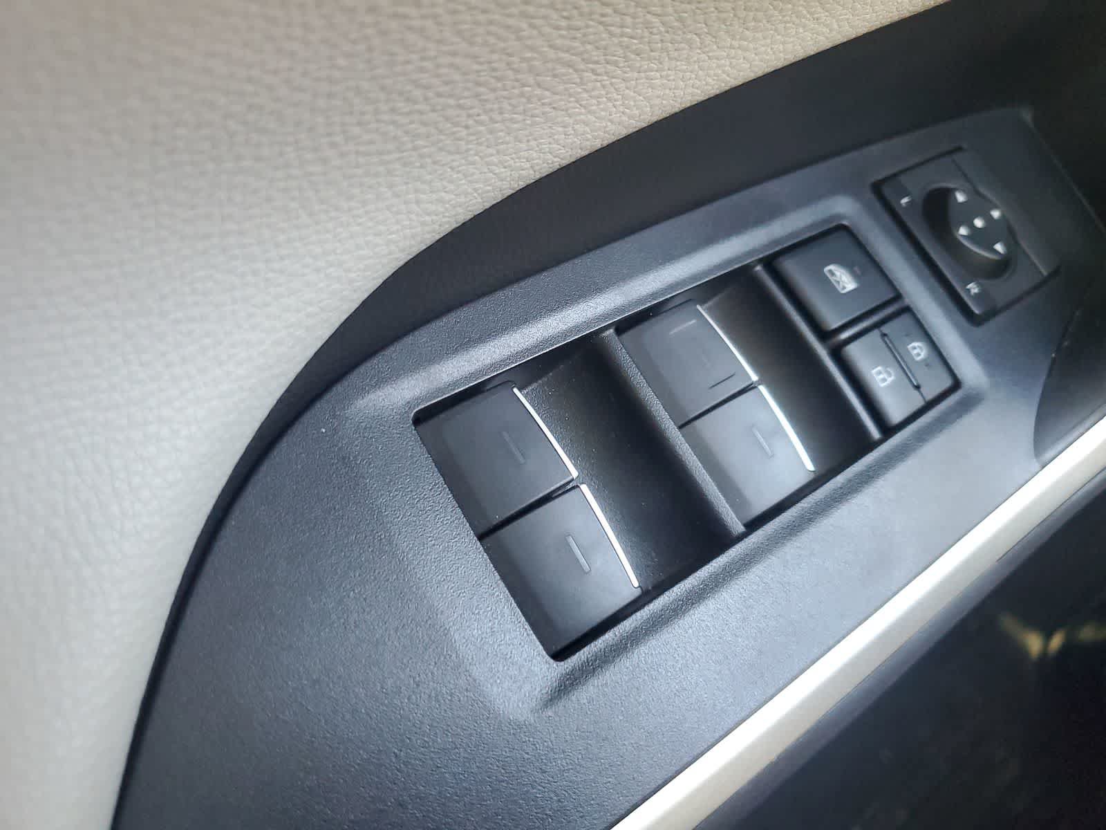 Used 2022 Toyota RAV4 Limited FWD image 24