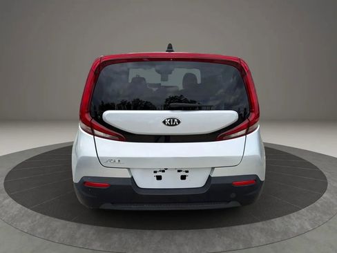 Used 2021 Kia Soul LX FWD image 4