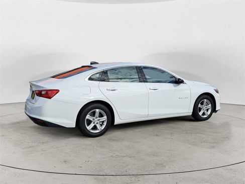 Used 2023 Chevrolet Malibu LS w/ Driver Confidence Package image 3
